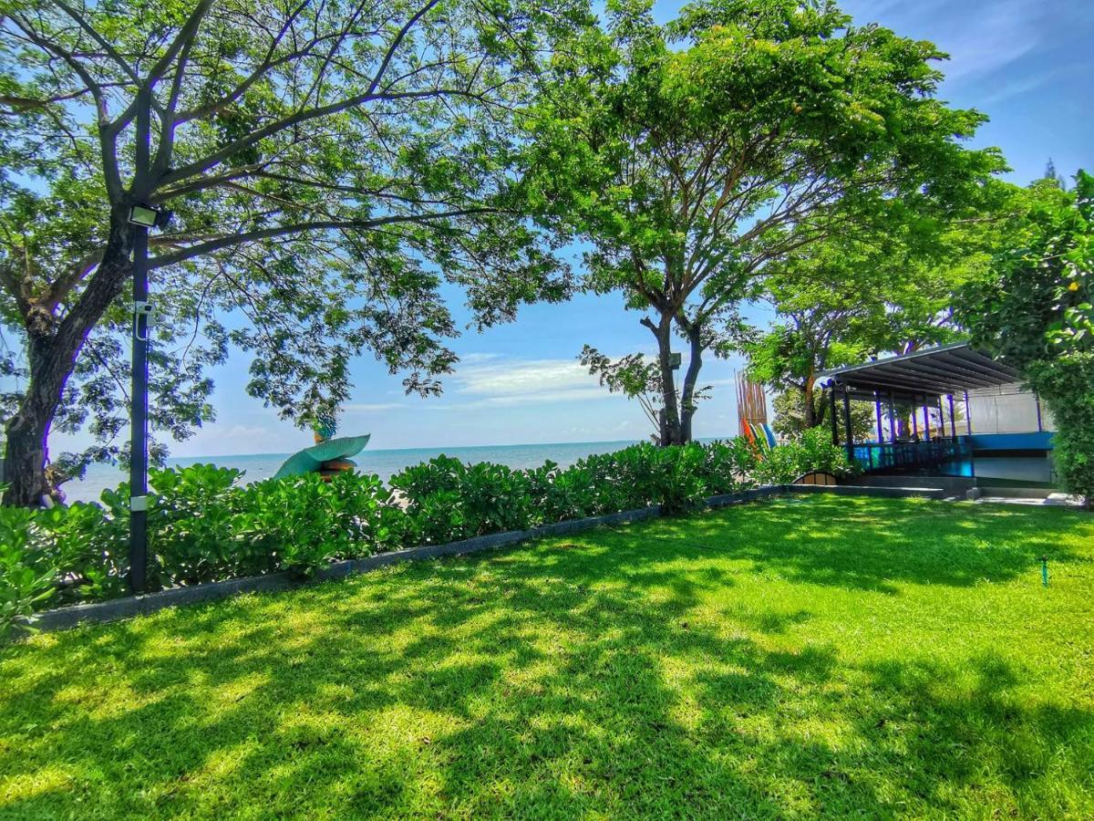 Beach Walk Boutique Resort Bang Saen Exterior photo