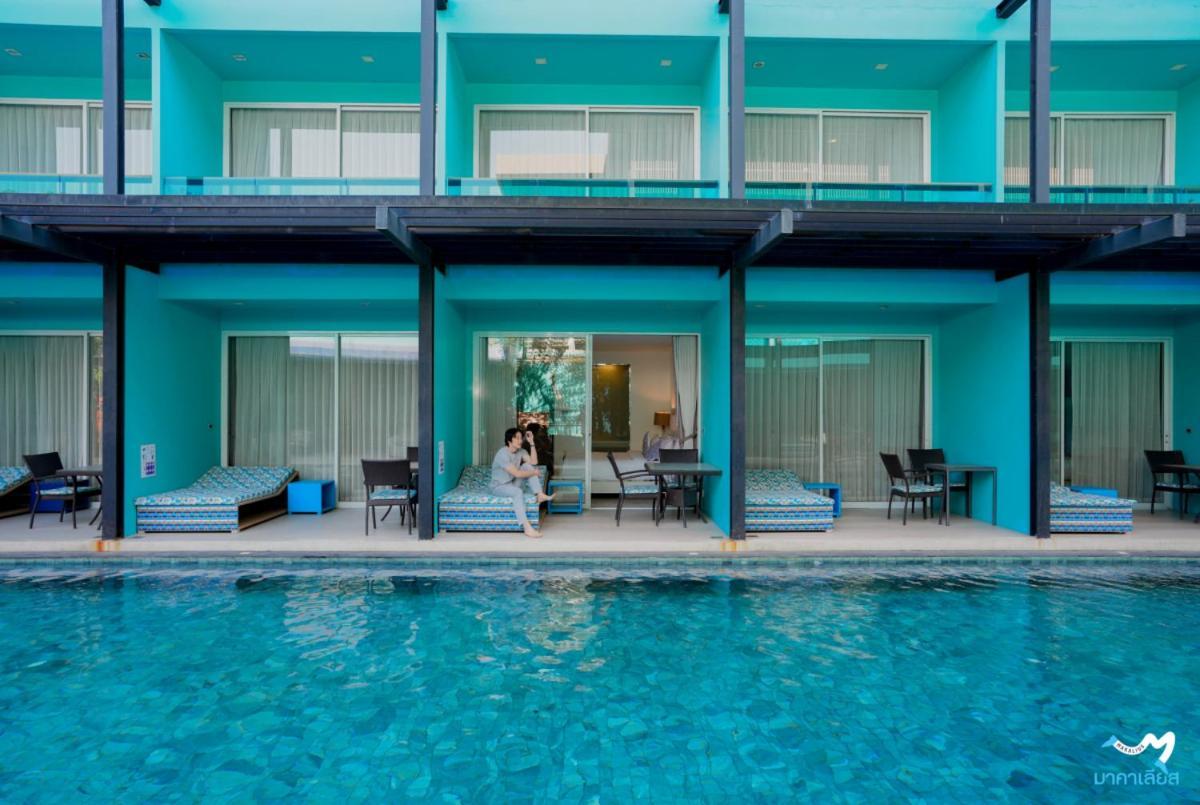 Beach Walk Boutique Resort Bang Saen Exterior photo